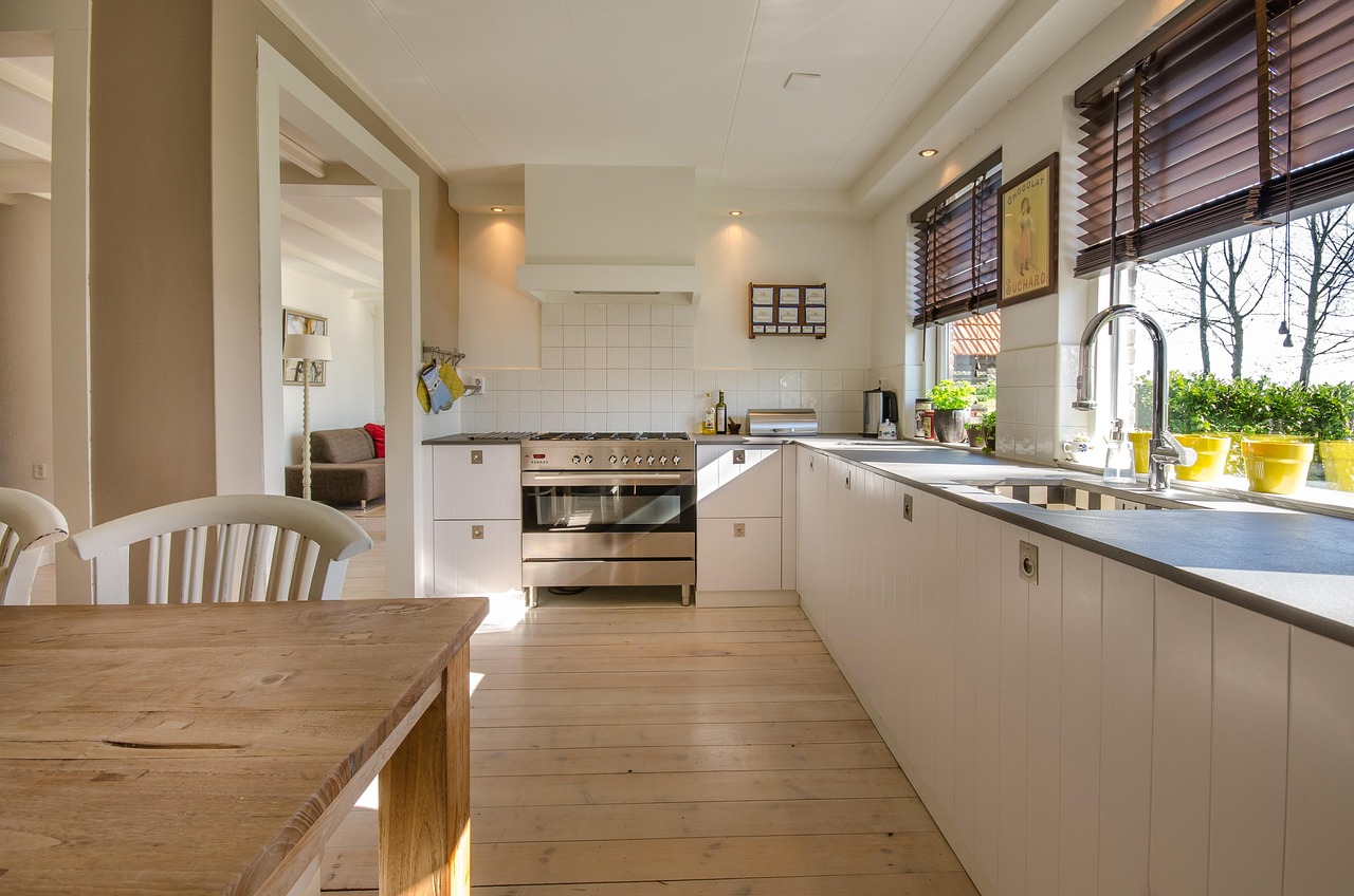 Keuken met modern design in trendkleur 2026. Keuken met modern design in trendkleur 2026.